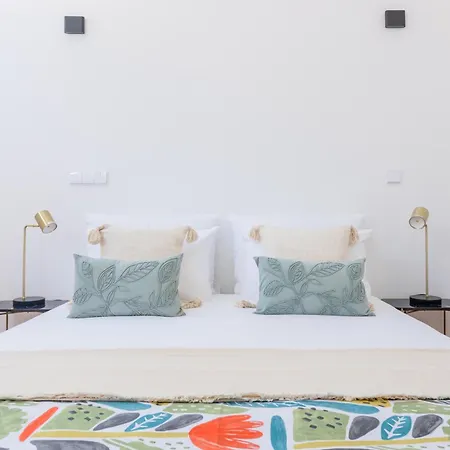 Heroismo Duplex Terrace Apartman *
